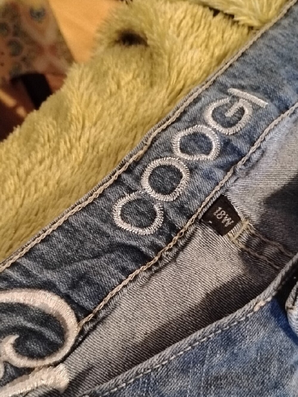 COOGI Women's Blue Straight Leg Jeans with Patch & Distress Details - Picture 2 of 5